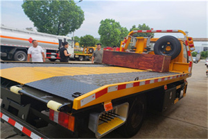 市南附近拖车电话号码服务