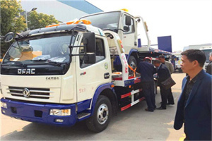 市南汽车道路救援拖车价格